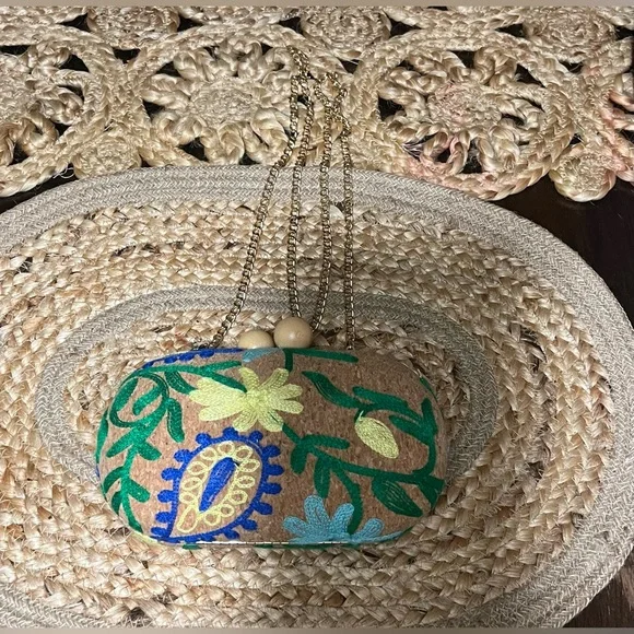 Embroidered Floral Cork Crossbody/Clutch Bag in Brown and Green - Picture 2 of 7